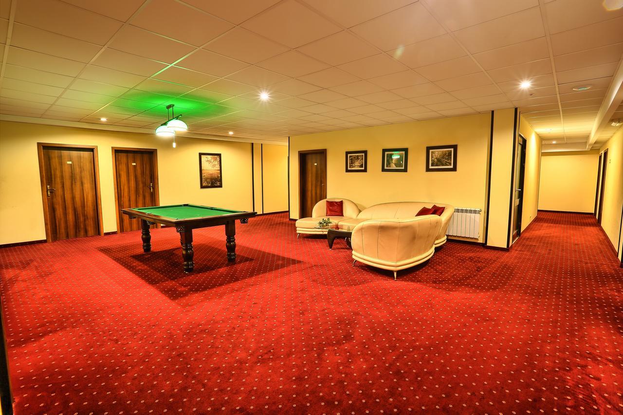 Hotel Zodiak Radomsko Extérieur photo