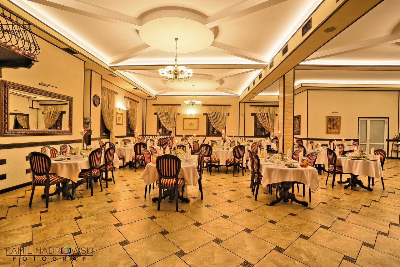 Hotel Zodiak Radomsko Extérieur photo