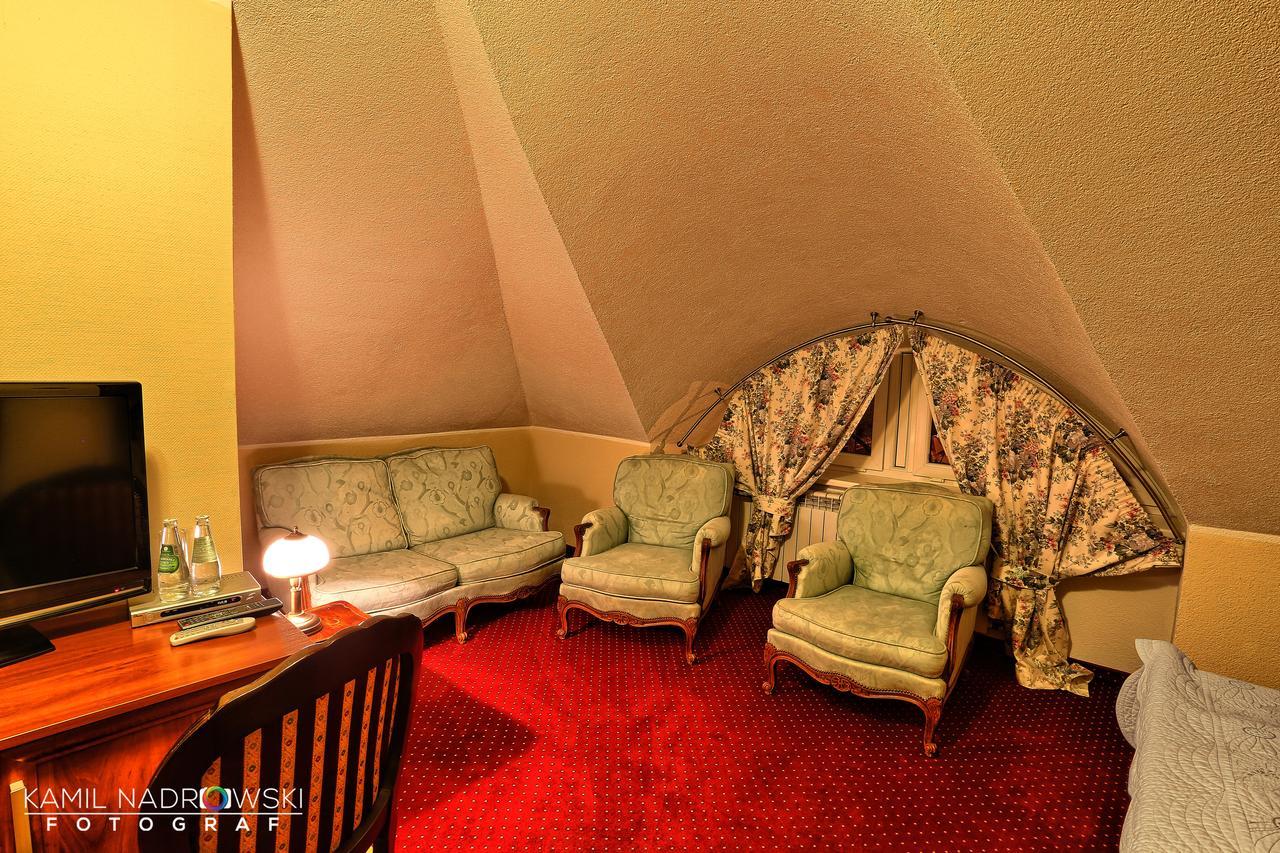 Hotel Zodiak Radomsko Extérieur photo