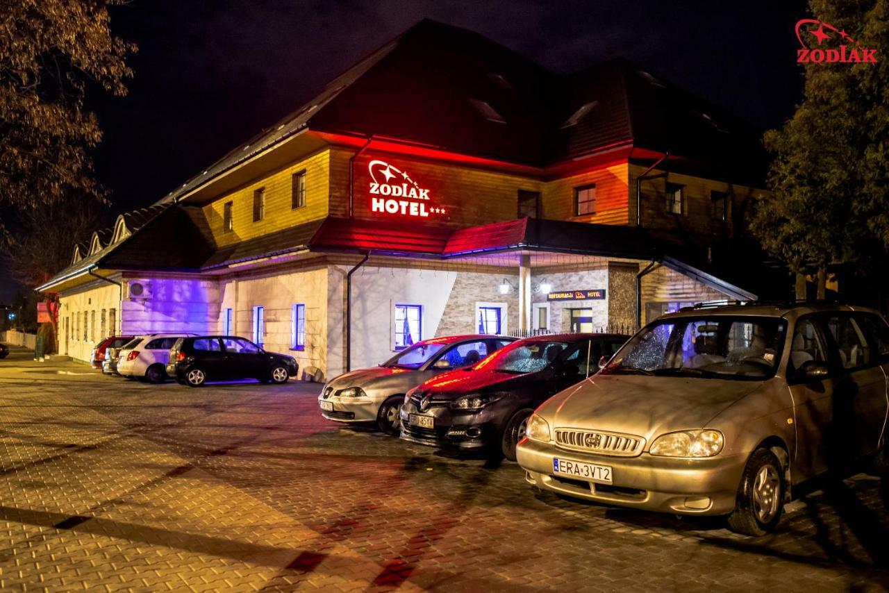 Hotel Zodiak Radomsko Extérieur photo