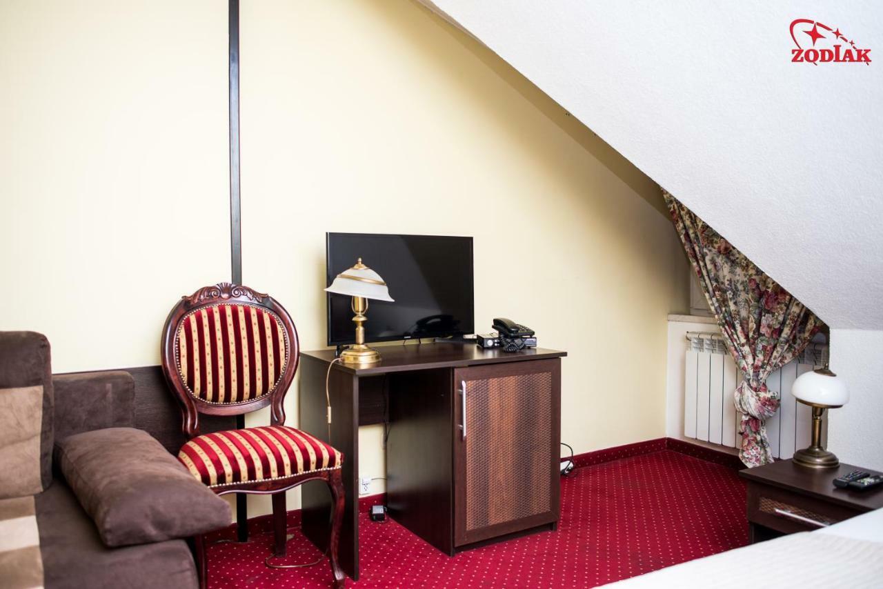 Hotel Zodiak Radomsko Extérieur photo