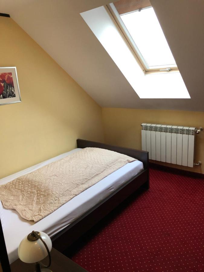 Hotel Zodiak Radomsko Extérieur photo